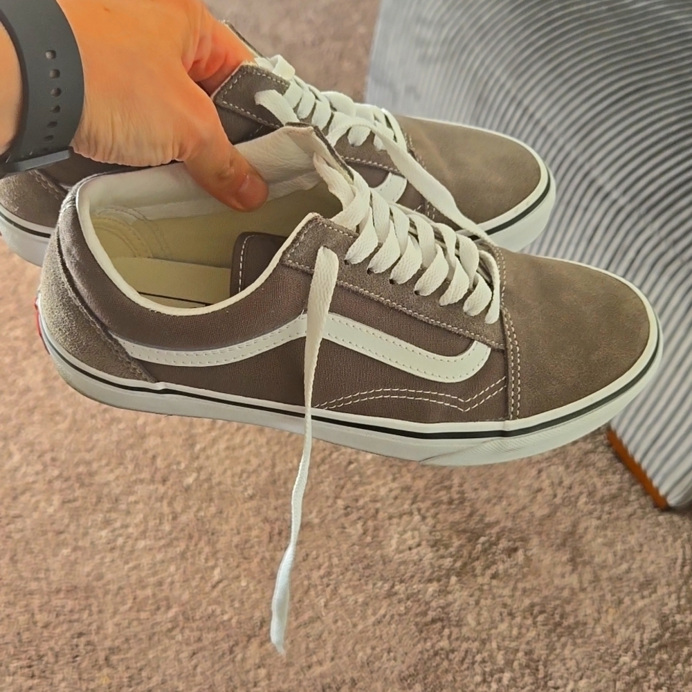 New Vans shoes 6.5 men womens 8